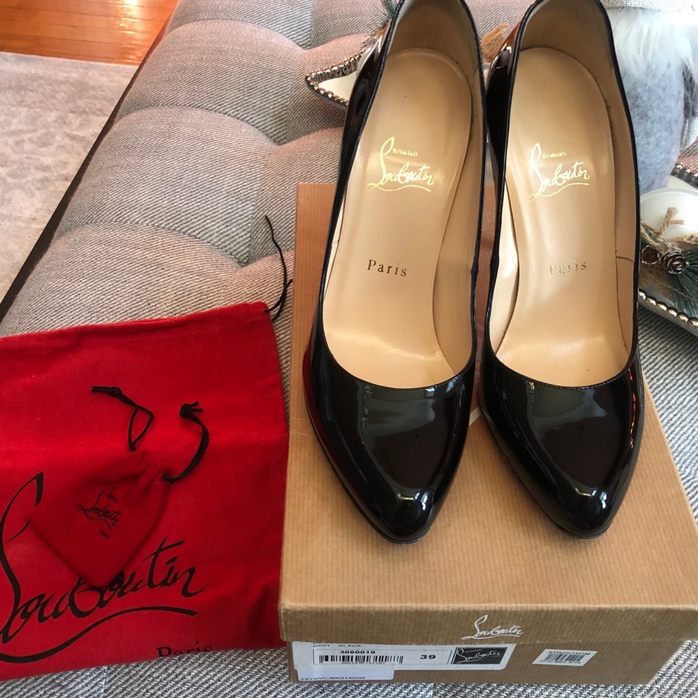 Louboutin Decollete Patent Pumps - Size 39